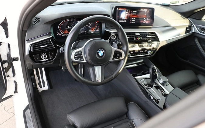 BMW Seria 5 cena 279999 przebieg: 65800, rok produkcji 2021 z Białystok małe 254